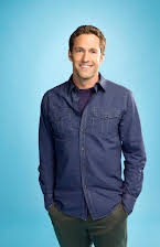 Mike Faiola som Simon Baker