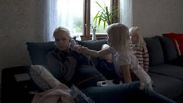 07:00: Unga Mammor (S5 E18) (S5) | TV3 | 5/17 2026