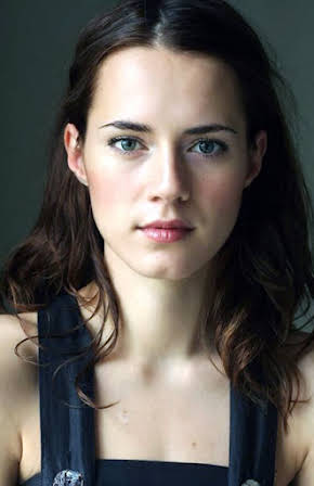 Caren Pistorius as 