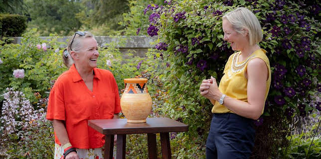 7:05 PM: Antiques Roadshow (S48) | BBC One Wales | 12/21 2025