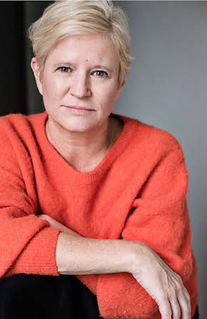Lisa Palfrey as 