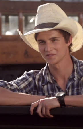 Darien Willardson as 