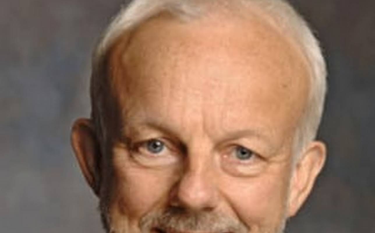 Christopher Gaze