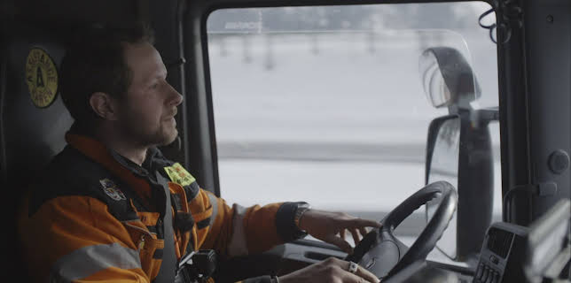 01:55: Frusna vägar (S2 E3) (S2) | TV3 | 1/12 2026