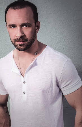 Steve Bradley as Steven Wells
