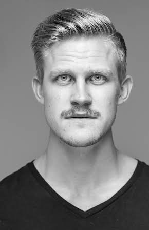 Eirik Hallert as 