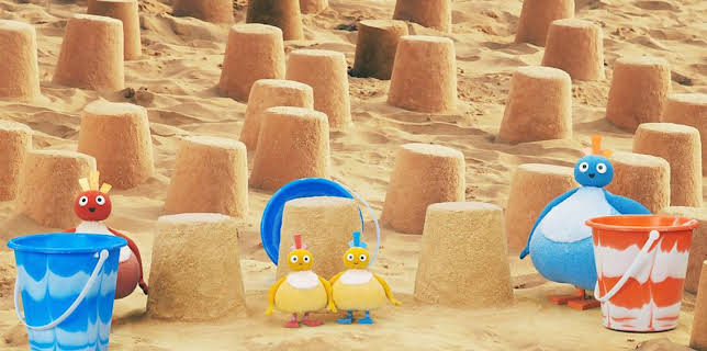 9:30 AM: Twirlywoos (S4) | Cbeebies | 12/2 2025