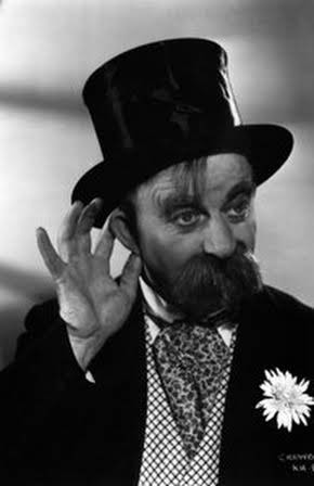 Chester Conklin as Old Man in Saloon