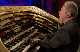 En dag hos Disney (Kortfilmer): Rob Richards: Organist El Capitan