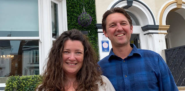 3:25 PM: Four in a Bed | Channel 4 | 1/10 2026