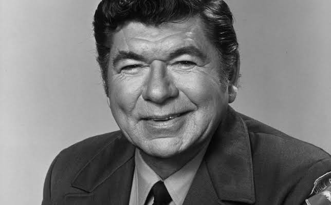 Claude Akins