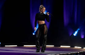 Iliza Shlesinger: A Different Animal: Iliza Shlesinger: A Different Animal