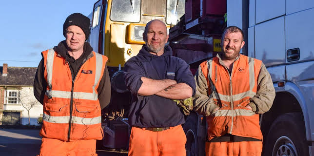 4:00 PM: Trucking Heavy (S3 E3) (S3) | Paramount | 3/4 2026