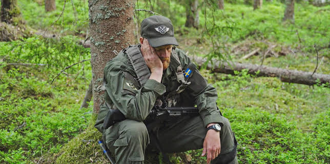 23:30: Kompani Svan (S4 E10) (S4) | Kanal 5 | 11/4 2025