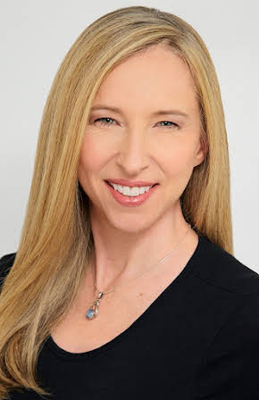 Alice Dinnean as 