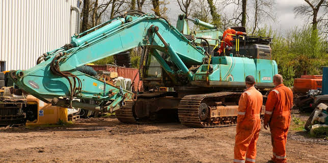 4:00 PM: Trucking Heavy (S3 E16) (S3) | Paramount | 3/23 2026