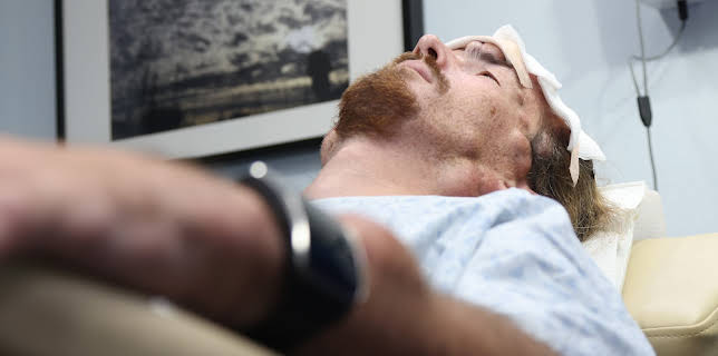 00:25: Dr. Pimple Popper (S5 E1) (S5) | TLC | 12/25 2025