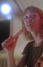 Robina Chaffey som Singer