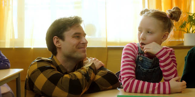 15:15: Klar, parat, skolestart: Ellys rare pappa | NRK Super | 1/18 2026