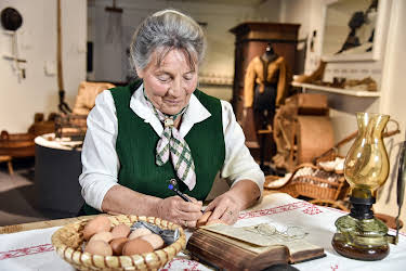 13:05: Feiern mit Osterbrot und Festtagsbraten - Bräuche und Kulinarik rund ums Osterfest | 3SAT | 4/5 2026