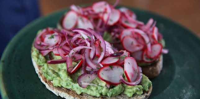 14:10: Nadiyas Familien-Lieblingsessen | Sixx | 12/6 2025