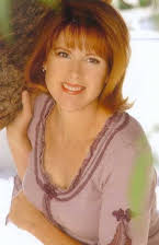 Patricia Tallman como Barbara