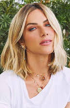 Giovanna Ewbank som 
