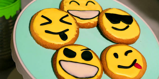 09:25: Gjør det sjøl - baking: Emojikjeks | NRK Super | 1/15 2026