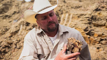 11:00 AM: Dino Hunters (S1) | Discovery Channel | 4/3 2026