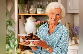 Mary Berry: Cook and Share: Team Favourites