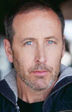 Jonathan Higgins som 