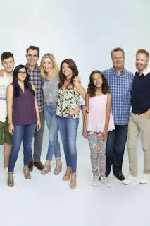 18:59: Modern Family (T10): Ep.20 La fuga | Comedy Central | 9/17 2026