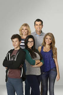 19:45: Modern Family (T6): Ep.24 Skypeando | Comedy Central | 8/7 2026