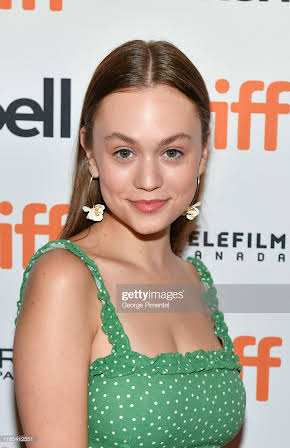 Ella Ballentine as Bird