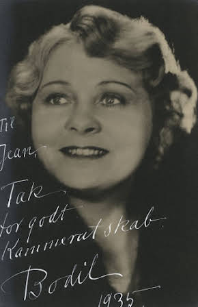 Bodil Rosing as 