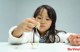Kids Try: Kids Try Tiny Foods