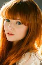 Stef Dawson som 