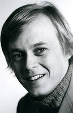 Mikael Ekman som Director