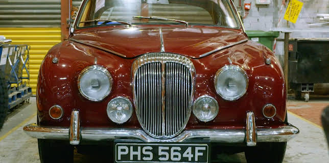 9:00 AM: Bangers & Cash (S5 E12) (S5) | Yesterday | 11/21 2025