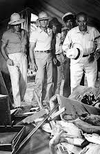 Nestor Paiva como Governor John Bullard