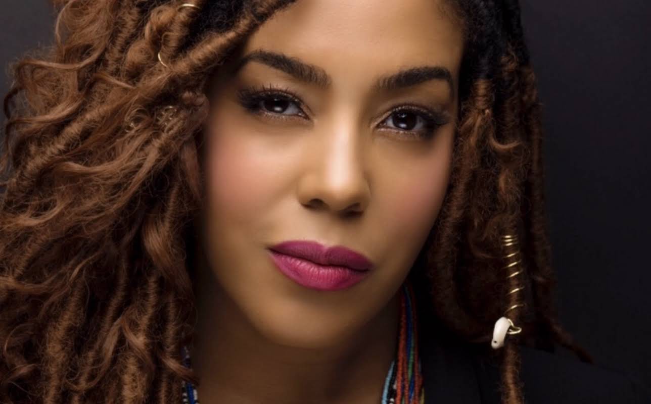 De'Adre Aziza