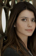 Beren Saat as 