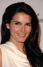 Angie Harmon als 