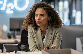 The Girl Before, Season 1: Episode 1