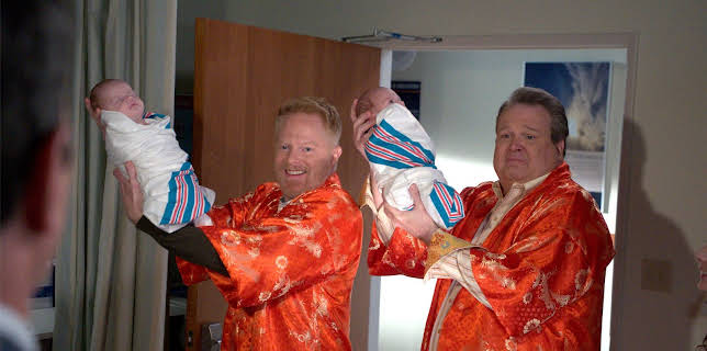 3:45 AM: Modern Family | E4 | 12/12 2025