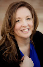 Dana Joyce Schiller como 