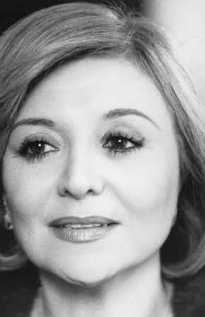 Amparo Soler Leal as 