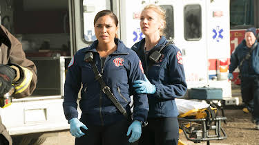 03:00: Chicago Fire (S6 E1) (S6) | Viasat Series | 10/21 2026