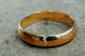 The Rise of Modern Japan: Jobless and Divorced in Japan: “Wet Leaves”