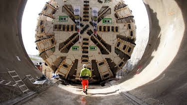 12:12: Building Germany (S1 E7) (S1) | Discovery Science | 12/30 2025